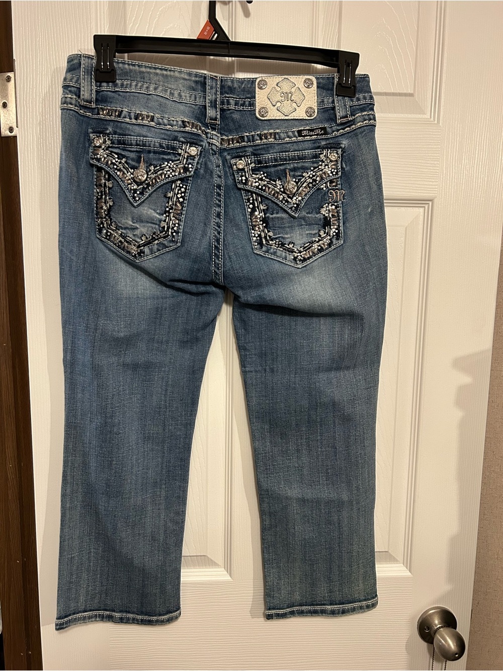 Miss Me Women’s Mid-Sized Cuffed Capri Size 30